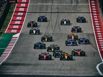 Carlos Sainz sube al podio tras las descalificaciones de Hamilton y Leclerc Carlos Sainz sube al podio tras las descalificaciones de Hamilton y Leclerc