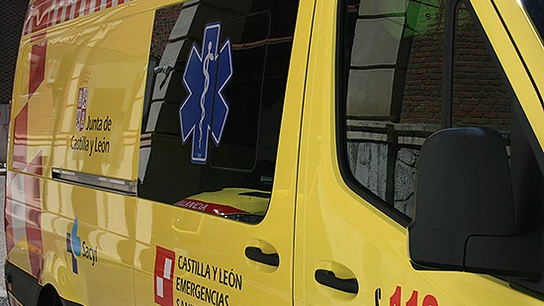 Una ambulancia de Emergencias Castilla y León, en una imagen de archivo Una ambulancia de Emergencias Castilla y León, en una imagen de archivo