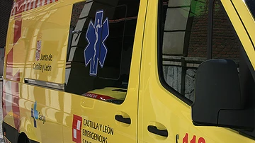 Una ambulancia de Emergencias Castilla y León, en una imagen de archivo