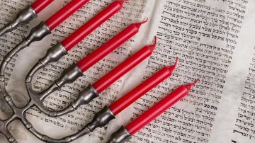 Una menorá, el candelabro símbolo de la cultura hebrea
