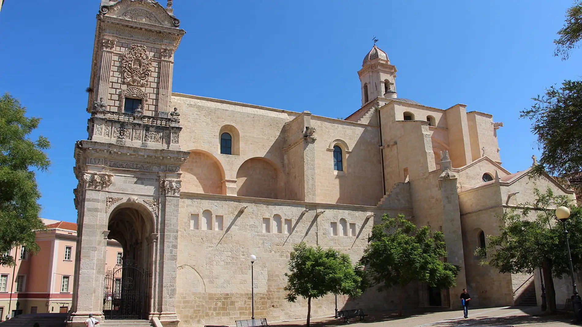 Catedral de San Nicolás de Sácer