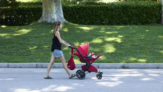 PSOE y Sumar acuerdan extender el permiso de paternidad y maternidad hasta las 20 semanas PSOE y Sumar acuerdan extender el permiso de paternidad y maternidad hasta las 20 semanas