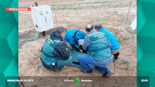 Imágenes en exclusiva: la Guardia Civil sella los pozos clandestinos de la Casa de Alba en Doñana Imágenes en exclusiva: la Guardia Civil sella los pozos clandestinos de la Casa de Alba en Doñana