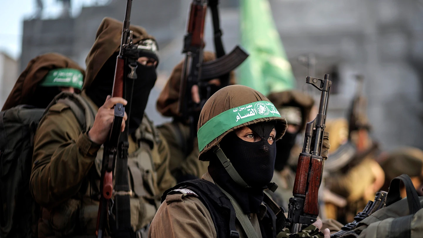 Milicianos palestinos de la Brigadas de Al Qassam, el brazo armado de Hamás. Milicianos palestinos de la Brigadas de Al Qassam, el brazo armado de Hamás.