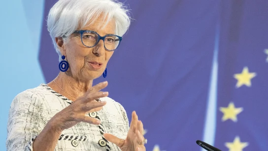 El BCE frena la subida de tipos de interés y los mantiene en el 4,5% El BCE frena la subida de tipos de interés y los mantiene en el 4,5%
