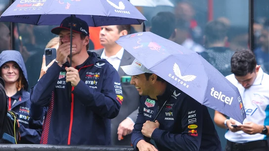 Verstappen, con Sergio Pérez Verstappen, con Sergio Pérez
