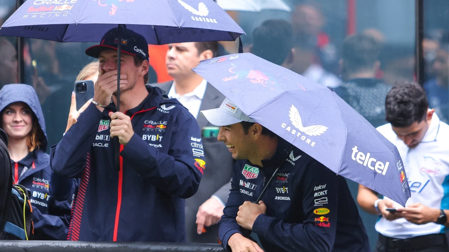 Verstappen, con Sergio Pérez Verstappen, con Sergio Pérez