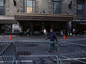 New York offers free plane tickets to migrants to leave the city