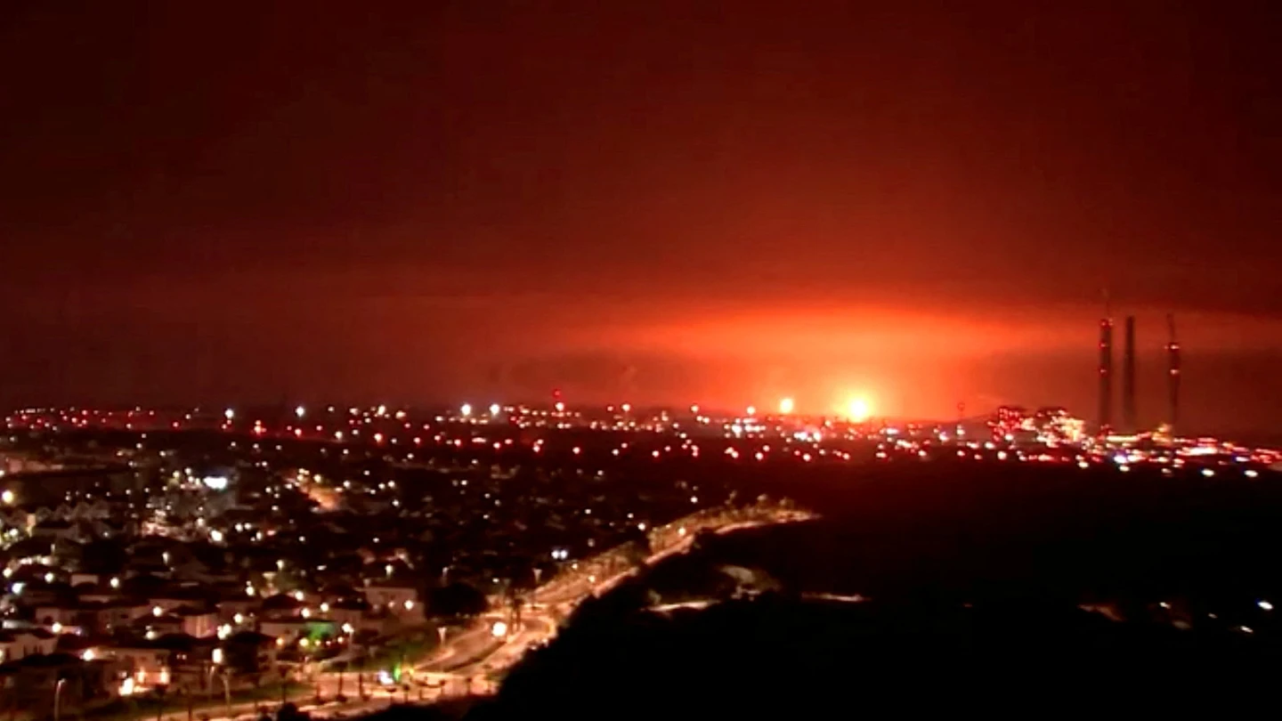 Israel amplía su ofensiva en Gaza con más incursiones terrestres nocturnas e intensos bombardeos Israel amplía su ofensiva en Gaza con más incursiones terrestres nocturnas e intensos bombardeos