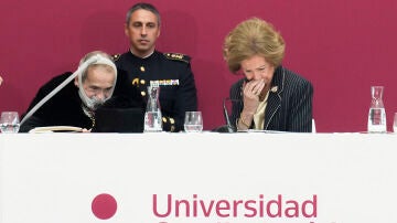 La reina Sofía rompe a llorar en su último acto en Madrid