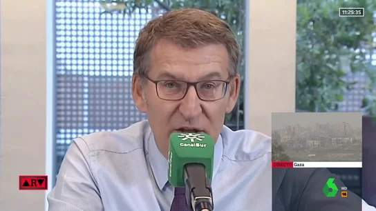 Feijóo acusa al Gobierno de "meter en aviones" a los migrantes y "dejarlos en las paradas de autobús de los pueblos" Feijóo acusa al Gobierno de "meter en aviones" a los migrantes y "dejarlos en las paradas de autobús de los pueblos"