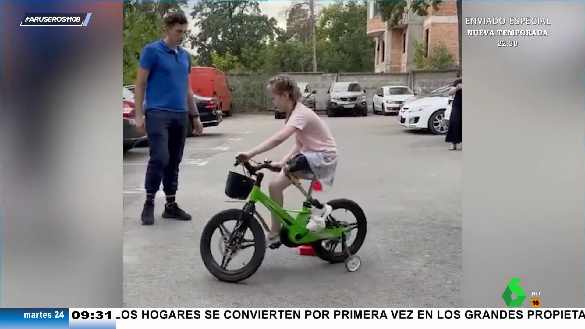 niña vuelve a montar en bicicleta tras perder pierna en ucrania