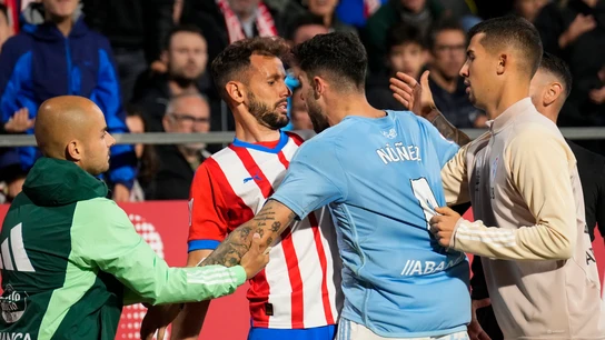 Encontronazo entre Núñez y Stuani Encontronazo entre Núñez y Stuani