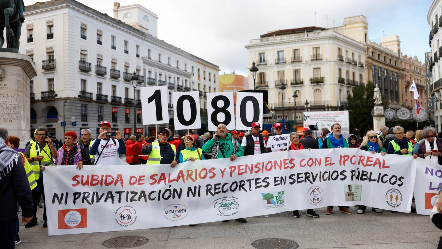Movilización en Madrid para exigir unas pensiones dignas: "Gobierne quien gobierne, las pensiones se defienden". Movilización en Madrid para exigir unas pensiones dignas: "Gobierne quien gobierne, las pensiones se defienden".