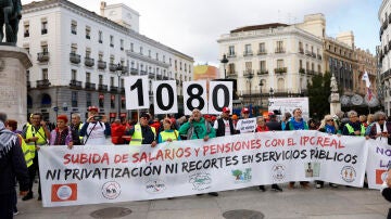 Movilización en Madrid para exigir unas pensiones dignas: "Gobierne quien gobierne, las pensiones se defienden".