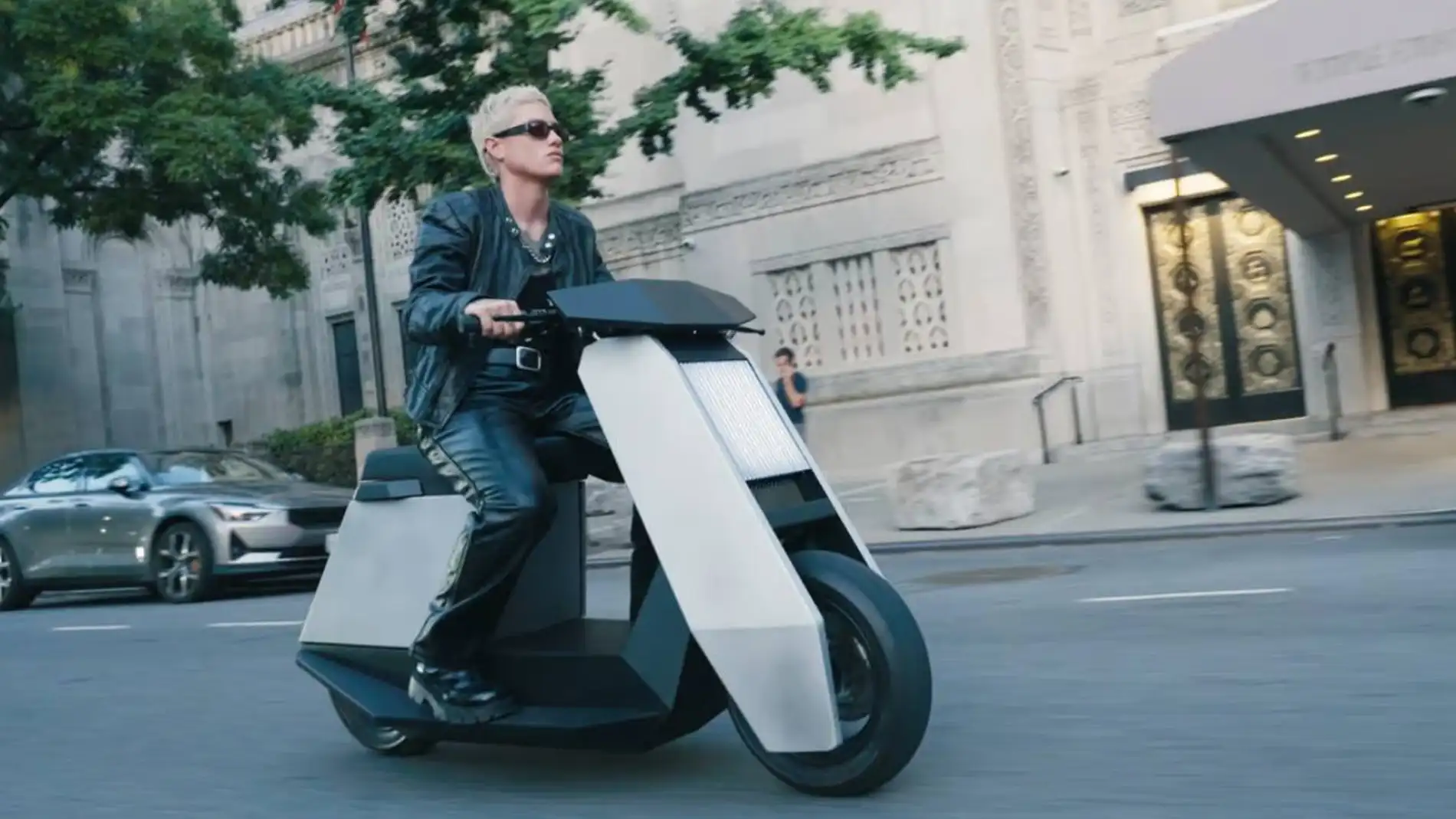 Infinite Machine P1, una moto eléctrica inspirada en el Tesla Cybertruck