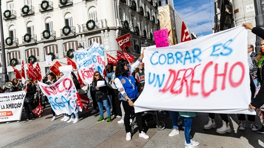 Educadoras infantiles denuncian retrasos en el pago de nóminas: "¿Quién paga las facturas con 200 euros?" Educadoras infantiles denuncian retrasos en el pago de nóminas: "¿Quién paga las facturas con 200 euros?"