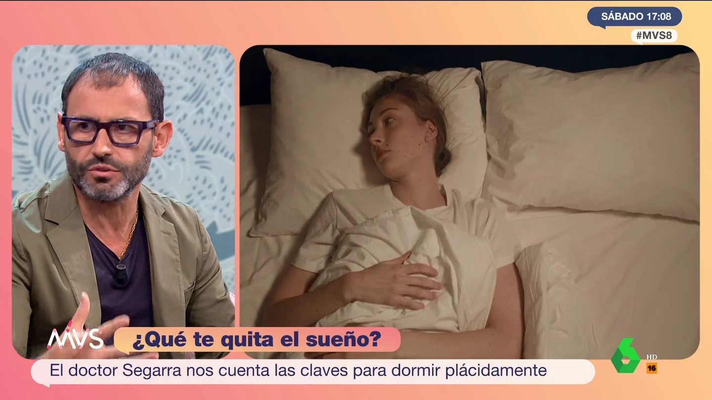 Un experto en medicina del sueño desvela por qué deberíamos dejar el móvil lejos de la cama Un experto en medicina del sueño desvela por qué deberíamos dejar el móvil lejos de la cama