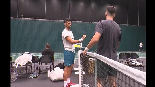 Carlos Alcaraz y Novak Djokovic entrenando juntos Carlos Alcaraz y Novak Djokovic entrenando juntos