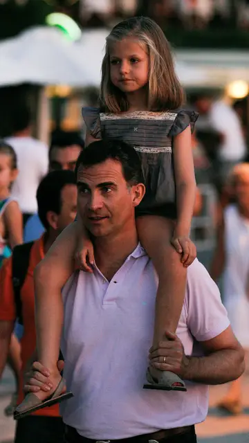 La princesa Leonor junto a su padre, Felipe VI La princesa Leonor junto a su padre, Felipe VI