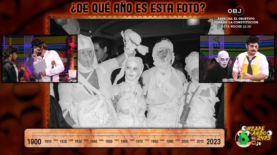 La foto de un grupo de amigos disfrazados de momias en la noche de Halloween que despista a Dani Mateo La foto de un grupo de amigos disfrazados de momias en la noche de Halloween que despista a Dani Mateo
