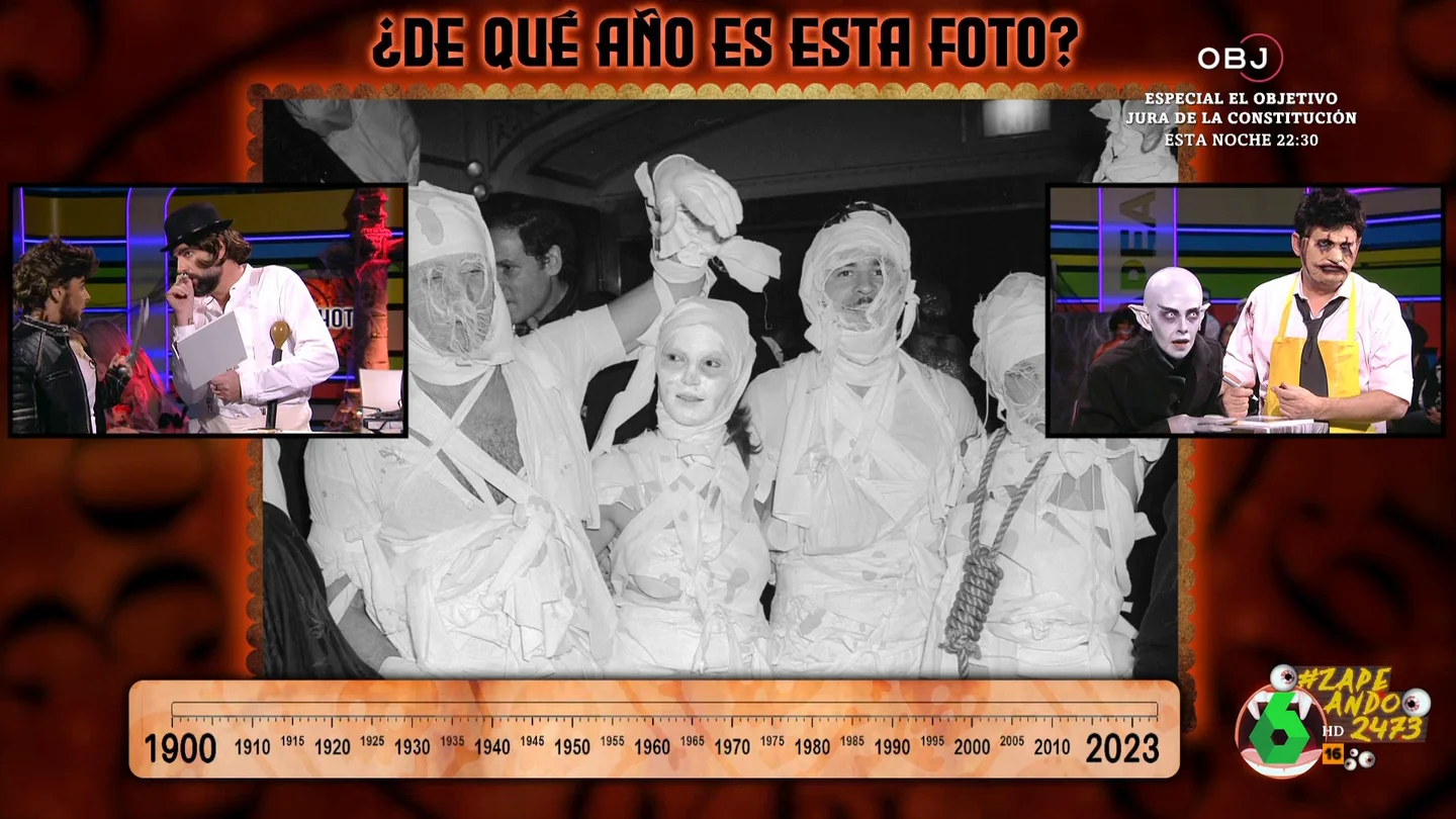 La foto de un grupo de amigos disfrazados de momias en la noche de Halloween que despista a Dani Mateo La foto de un grupo de amigos disfrazados de momias en la noche de Halloween que despista a Dani Mateo