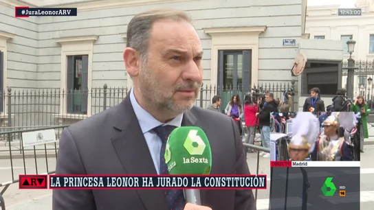 Ábalos defiende la foto del PSOE con Puigdemont: "Lo que no tenemos son fotos del PP con Junts cuando pretendían un apoyo" Ábalos defiende la foto del PSOE con Puigdemont: "Lo que no tenemos son fotos del PP con Junts cuando pretendían un apoyo"