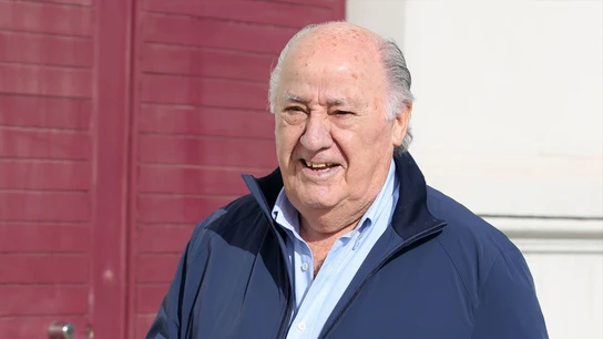 Amancio Ortega ingresará 2.217 millones en dividendos de Inditex tras cobrar 1.108 millones este jueves Amancio Ortega ingresará 2.217 millones en dividendos de Inditex tras cobrar 1.108 millones este jueves