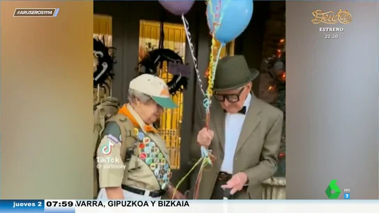 El entrañable disfraz de una pareja de ancianos en Halloween: así lucen como los protagonistas de la película 'Up' El entrañable disfraz de una pareja de ancianos en Halloween: así lucen como los protagonistas de la película 'Up'