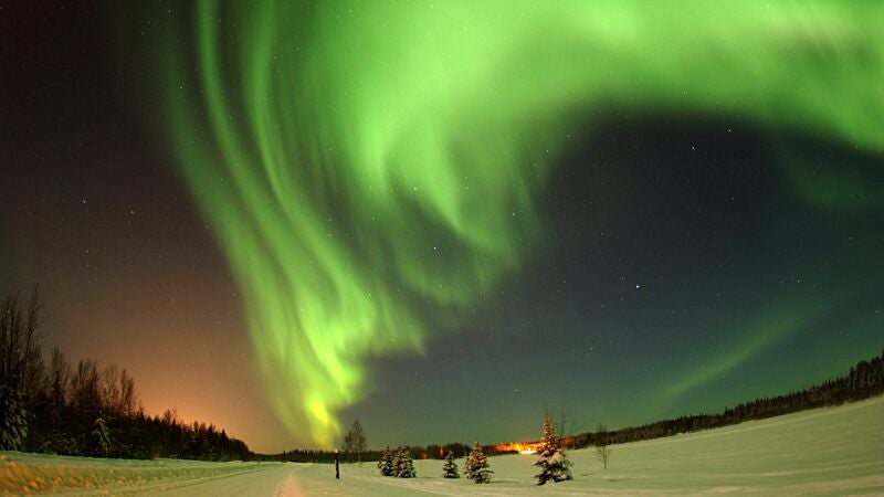 Una aurora boreal, un fenómeno de luminiscencia que se suele observar en zonas polares
