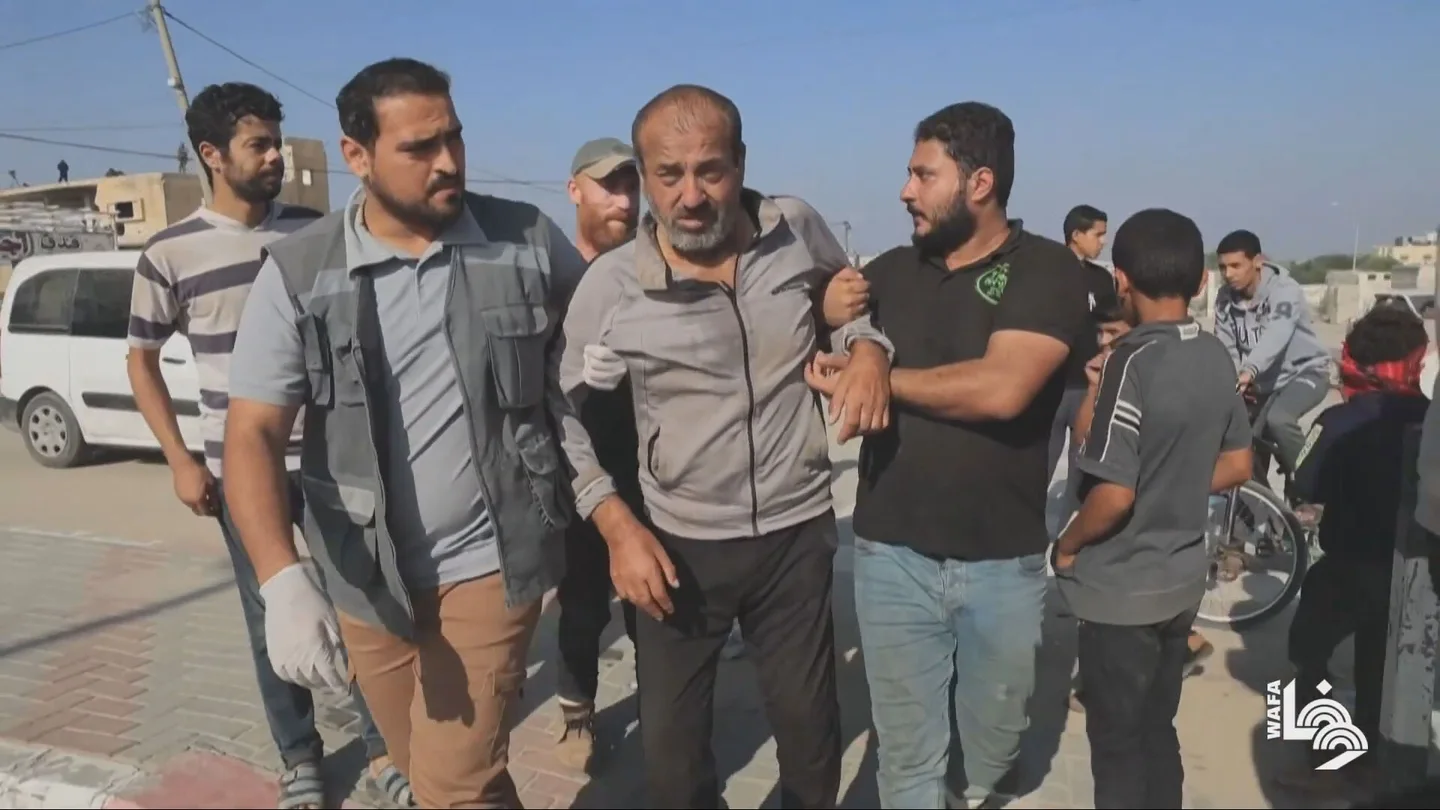 Trabajadores gazatíes que fueron detenidos en Israel denuncian torturas: "Estuvimos esposados durante días sin agua ni comida" Trabajadores gazatíes que fueron detenidos en Israel denuncian torturas: "Estuvimos esposados durante días sin agua ni comida"