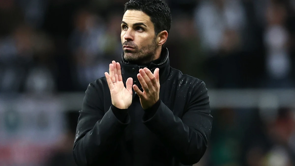 Mikel Arteta, aplaudiendo