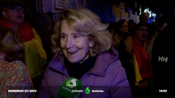 Esperanza Aguirre incita a los manifestantes en Ferraz a cortar la calle