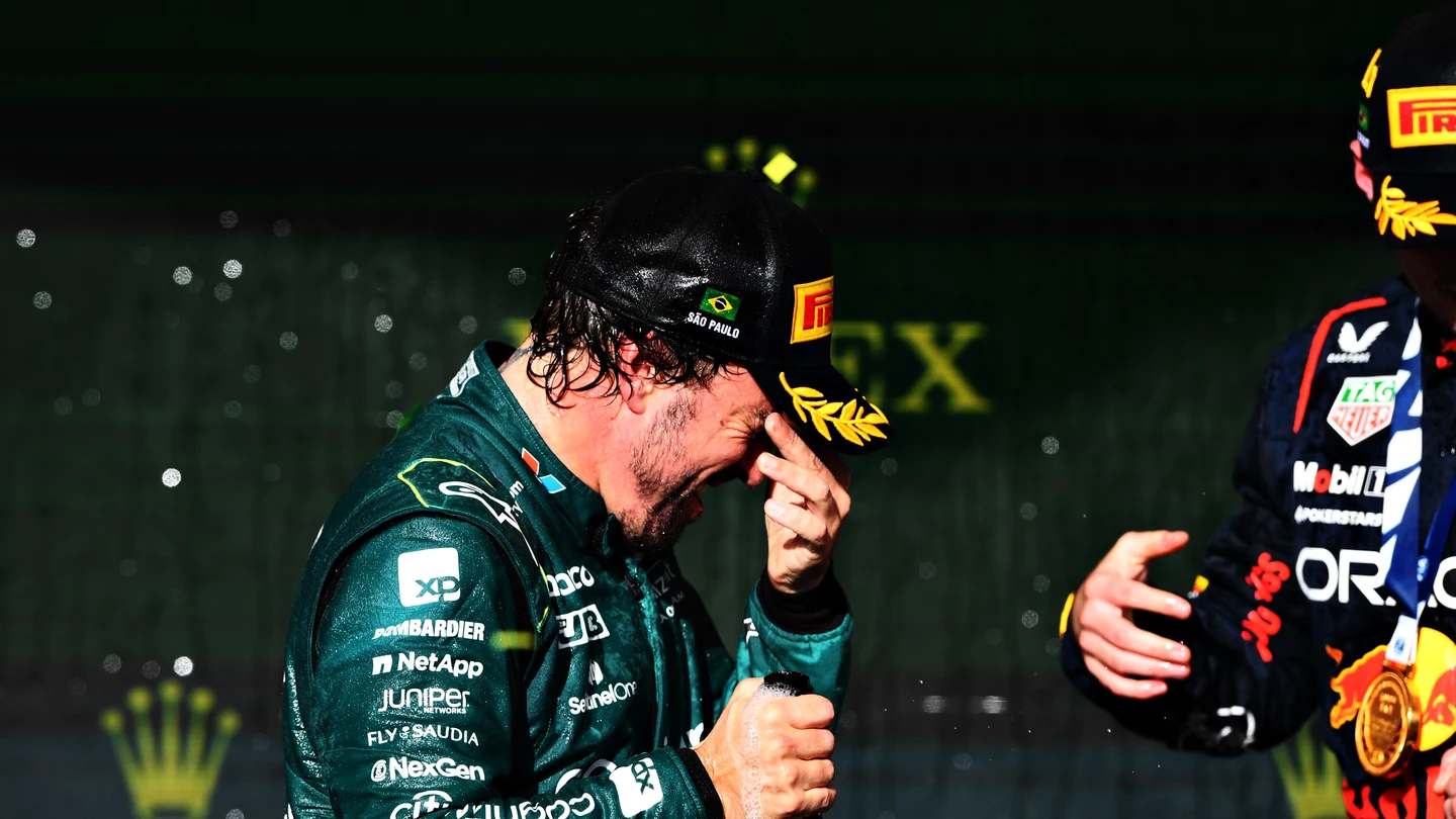 Fernando Alonso en el podio de Brasil Fernando Alonso en el podio de Brasil