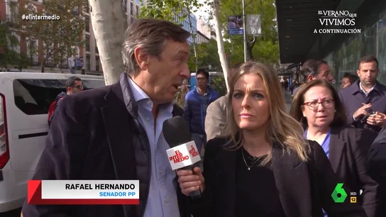 Rafael Hernando, a Andrea Ropero sobre las vivas a Franco en la protesta de Ferraz: Eran infiltrados del PSOE "Vivimos en un país en el que no tener permiso parece ser que no importa", responde en este vídeo José Luis Martínez-Almeida a Andrea Ropero sobre la manifestación no autorizada en la sede del PSOE donde participó Esperanza Aguirre.