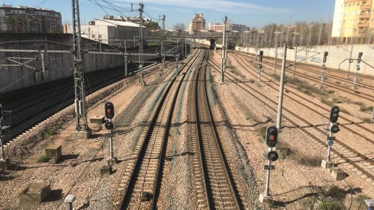 Imagen de archivo de unas vías de tren. Imagen de archivo de unas vías de tren.