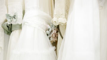 Imagen de archivo de vestidos de comunión