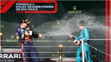 Max Verstappen y Fernando Alonso 