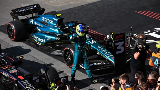 Fernando Alonso, antes del podio de Brasil Fernando Alonso, antes del podio de Brasil