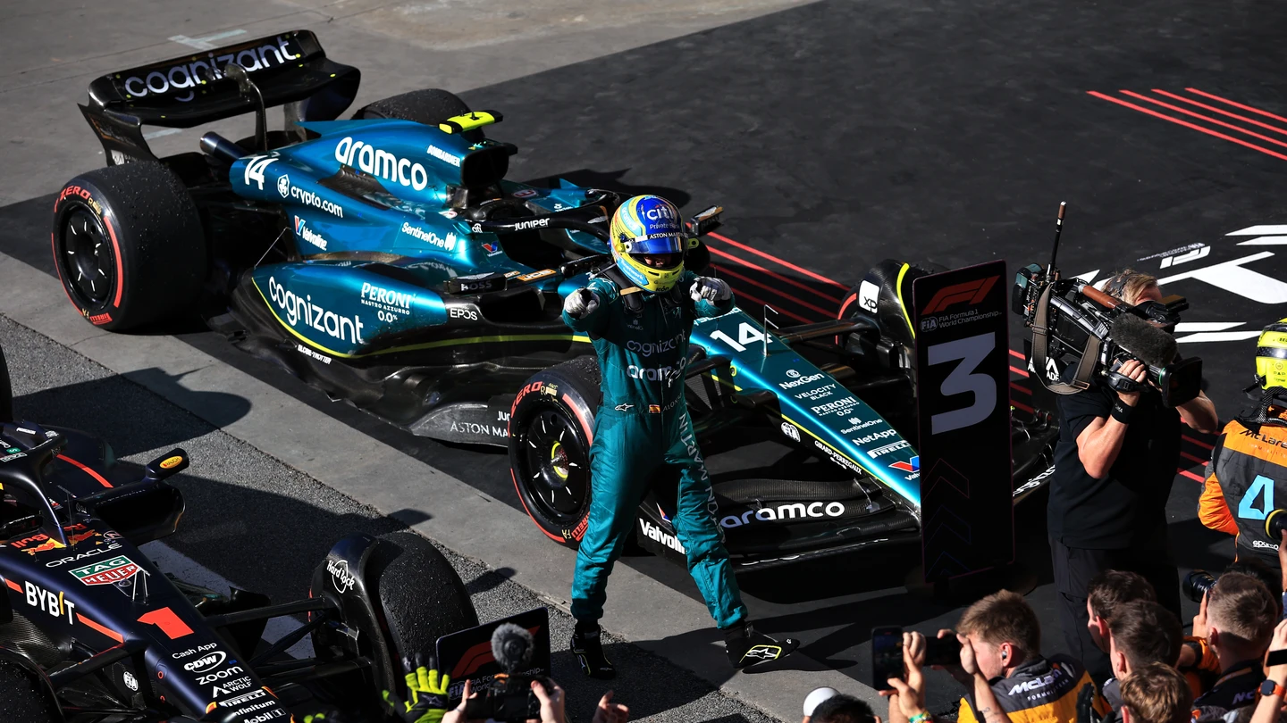 Fernando Alonso, antes del podio de Brasil Fernando Alonso, antes del podio de Brasil