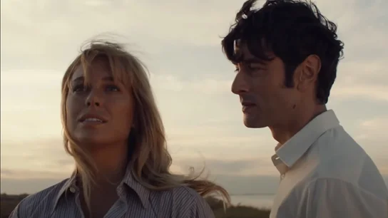 Blanca Suárez y Javier Rey, en una escena de 'El verano que vivimos'. Blanca Suárez y Javier Rey, en una escena de 'El verano que vivimos'.