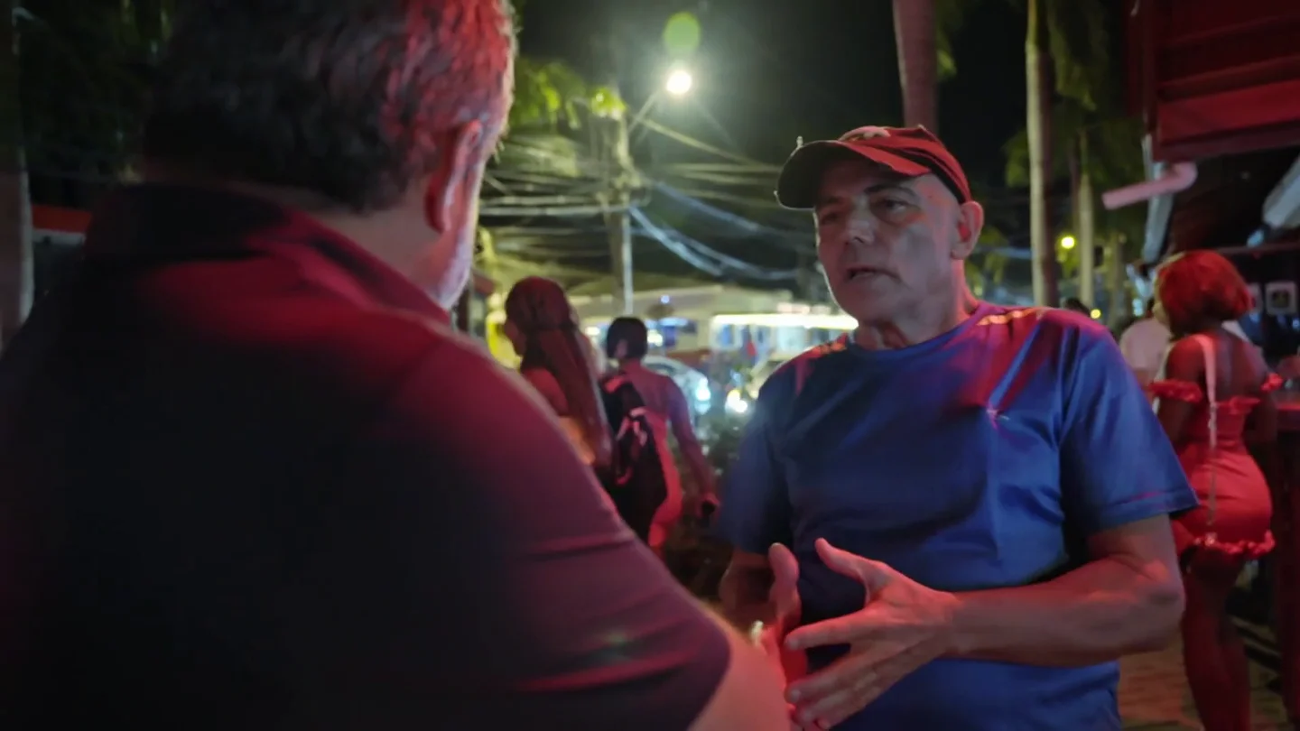 Un español de 69 años defiende el turismo sexual: "Puedo estar con una chica de 18 años, el problema es suyo, no mío" Un español de 69 años defiende el turismo sexual: "Puedo estar con una chica de 18 años, el problema es suyo, no mío"