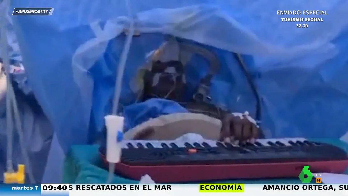 El impactante vídeo del paciente que toca el piano mientras le están operando de un tumor cerebral El impactante vídeo del paciente que toca el piano mientras le están operando de un tumor cerebral