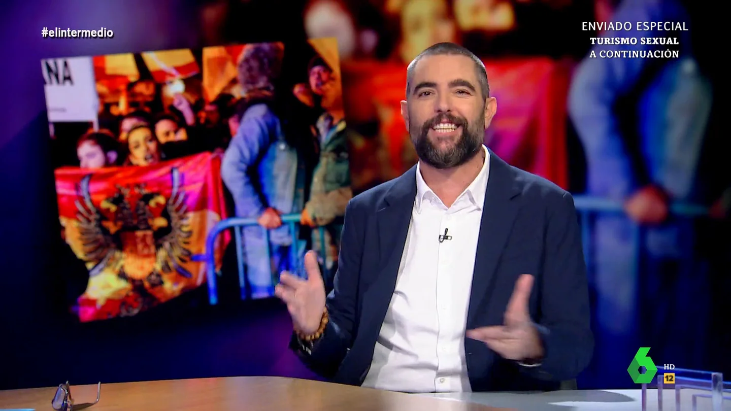 Desde "demócratas vintage" a "el Capitán España": Dani Mateo analiza a los manifestantes contra la amnistía Desde "demócratas vintage" a "el Capitán España": Dani Mateo analiza a los manifestantes contra la amnistía