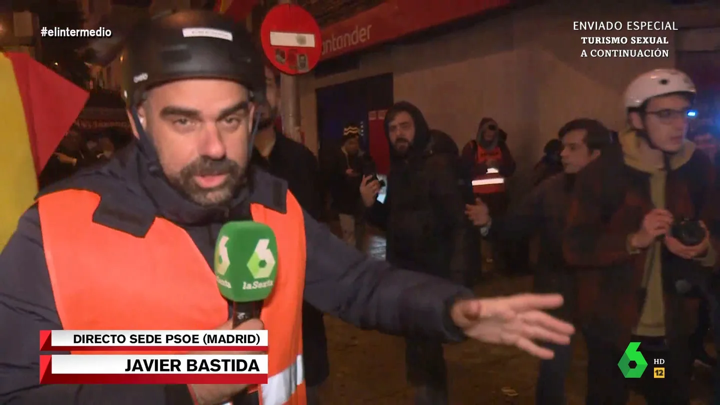 Insultan al periodista de laSexta Javier Bastida Insultan al periodista de laSexta Javier Bastida