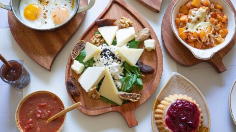 Desayuno turco con queso blanco