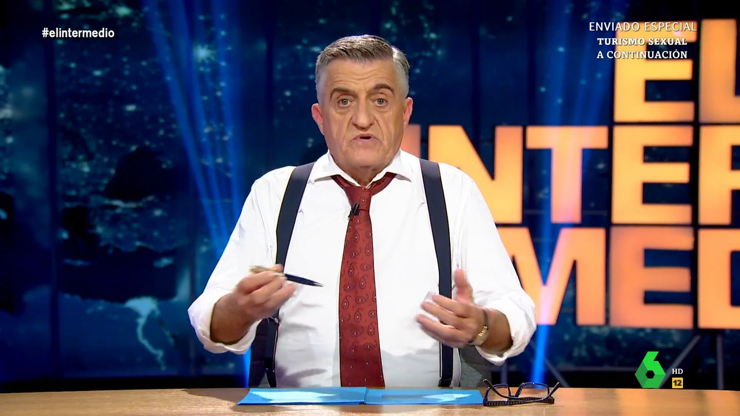 Wyoming, sobre la manifestación de ultras por Madrid: No entiendo que no fueran a las Ventas, que los cabestros están más cotizados "Si están intentando okupar Ferraz, ¿significa que 'Desokupa' son okupas? ¿Y entonces a quién llamas para desokuparlos, a 'Desdesokupa'?", se pregunta Wyoming en este vídeo sobre la presencia de la polémica empresa en las protestas de Ferraz.