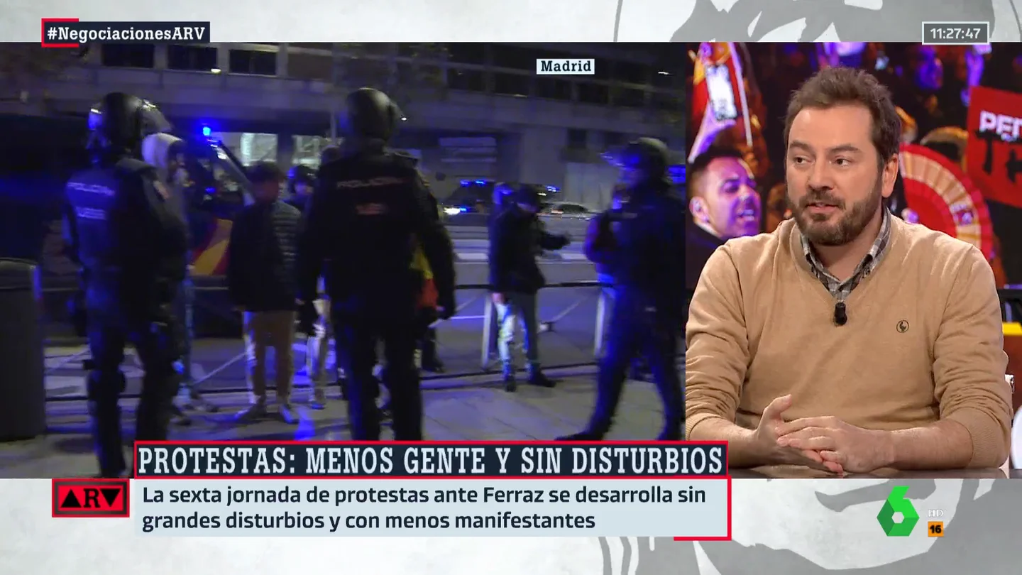 ARV - Jorge Bustos señala el "error" de Abascal al "identificarse" con las protestas de Ferraz: "Ha emprendido una deriva radical" ARV - Jorge Bustos señala el "error" de Abascal al "identificarse" con las protestas de Ferraz: "Ha emprendido una deriva radical"