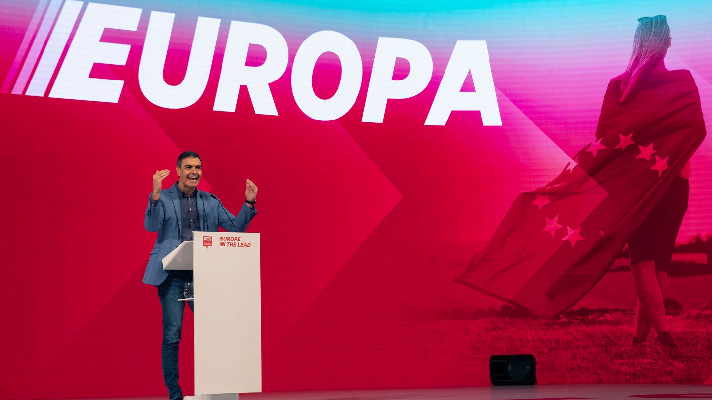 El lider del PSOE y presidente en funciones de Espa&ntilde;a, Pedro S&aacute;nchez, durante su intervenci&oacute;n, en la segunda jornada del Congreso Europeo Socialista