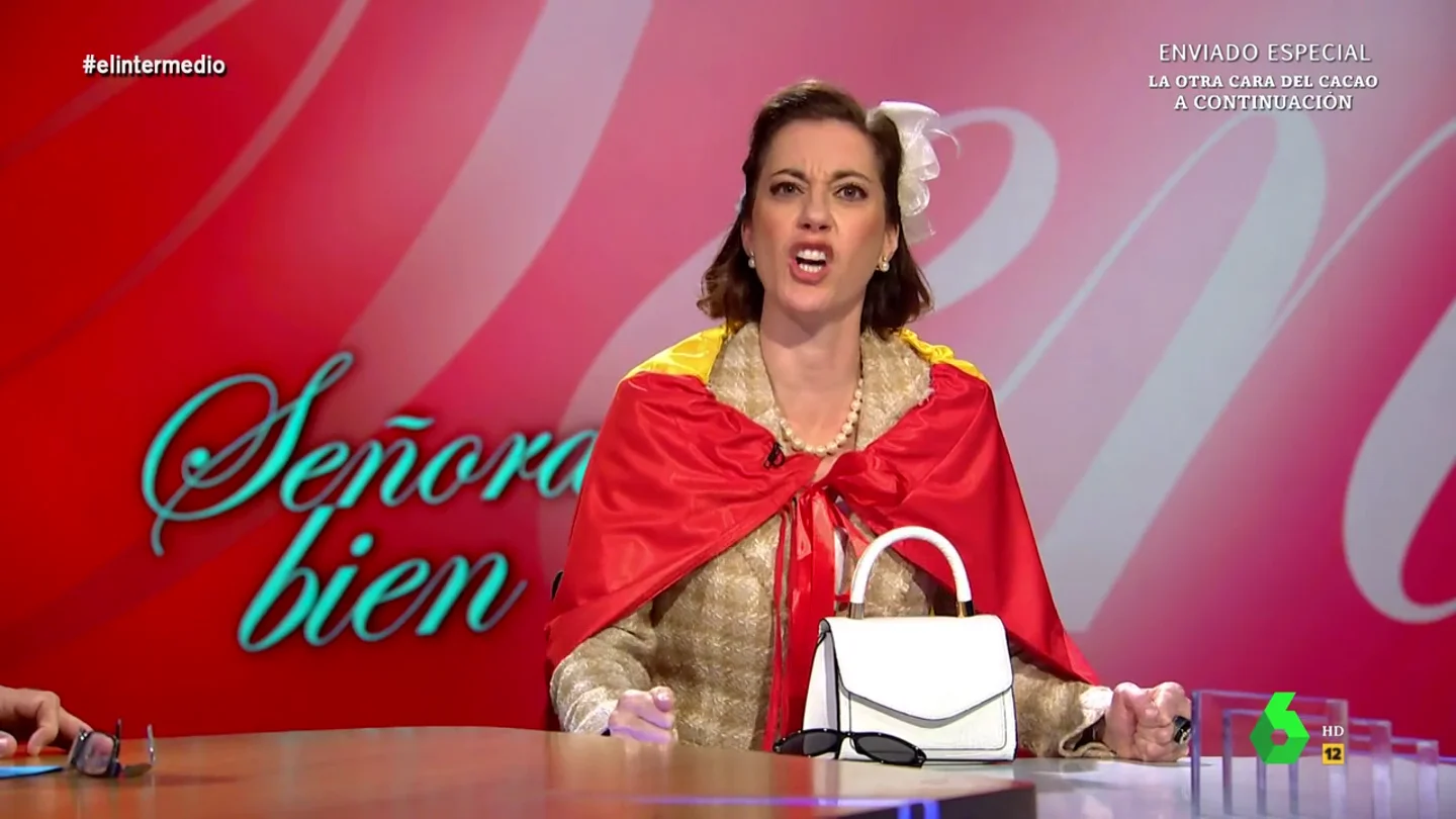 La 'señora bien' dedica una consigna al presentador de El Intermedio: "Wyoming, etarra, tu madre es una guar**" La 'señora bien' dedica una consigna al presentador de El Intermedio: "Wyoming, etarra, tu madre es una guar**"